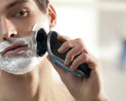Philips Norelco Electric Shaver 8900 click on beard styler